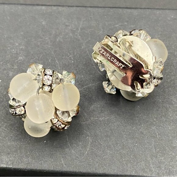 Vintage Pearlcraft Signed Silver Tone and Frosted white Cluster Clip On Earrings - Picture 7 of 8